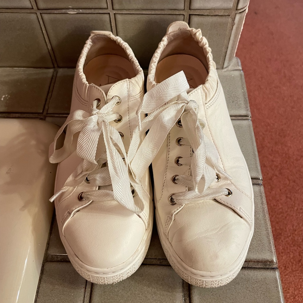 Agl Leather Sneakers In Ivory
